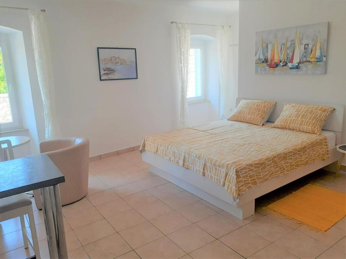 Apartment Zlata Rab Town Ngoại thất bức ảnh