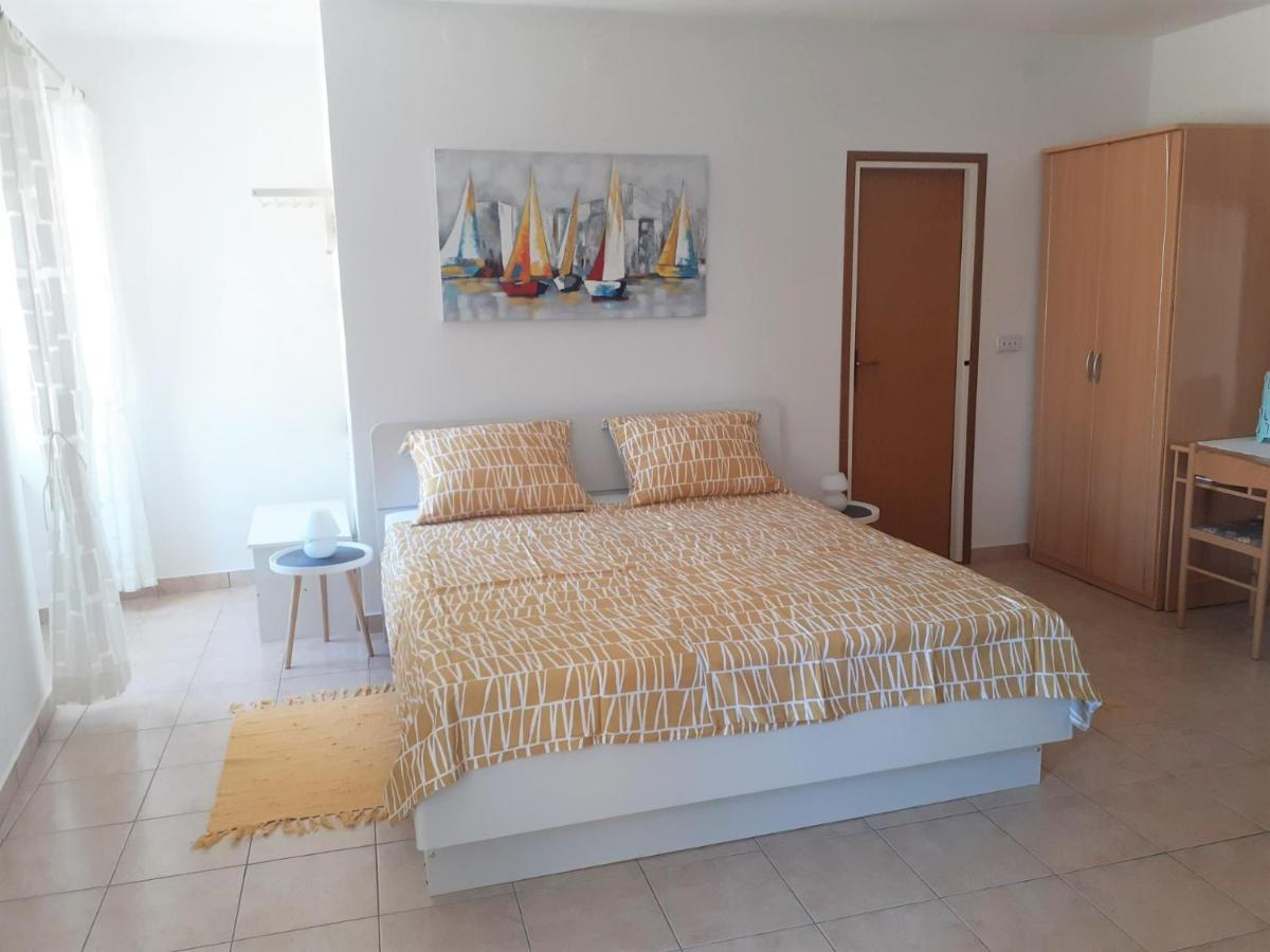 Apartment Zlata Rab Town Ngoại thất bức ảnh