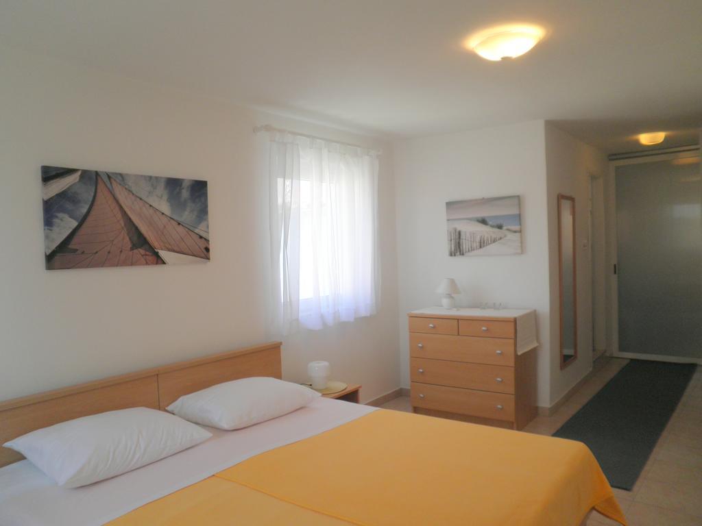 Apartment Zlata Rab Town Ngoại thất bức ảnh